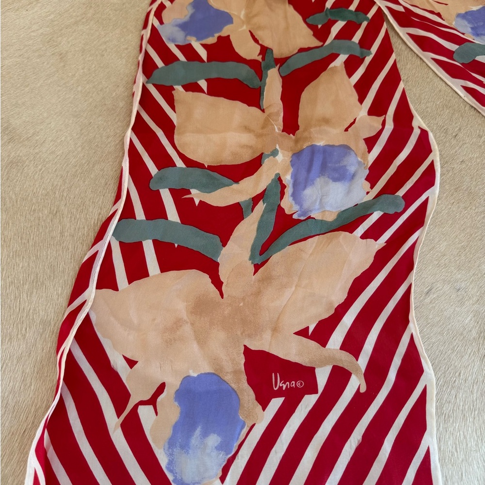 Vera vintage silk Red Floral Scarf - Picture 6 of 6